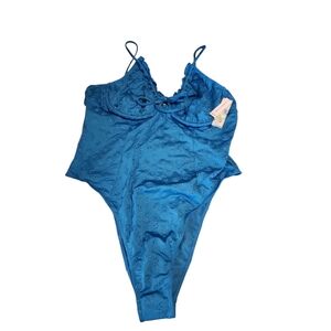Celebrity Pink Swimsuit Womens 20 NWT